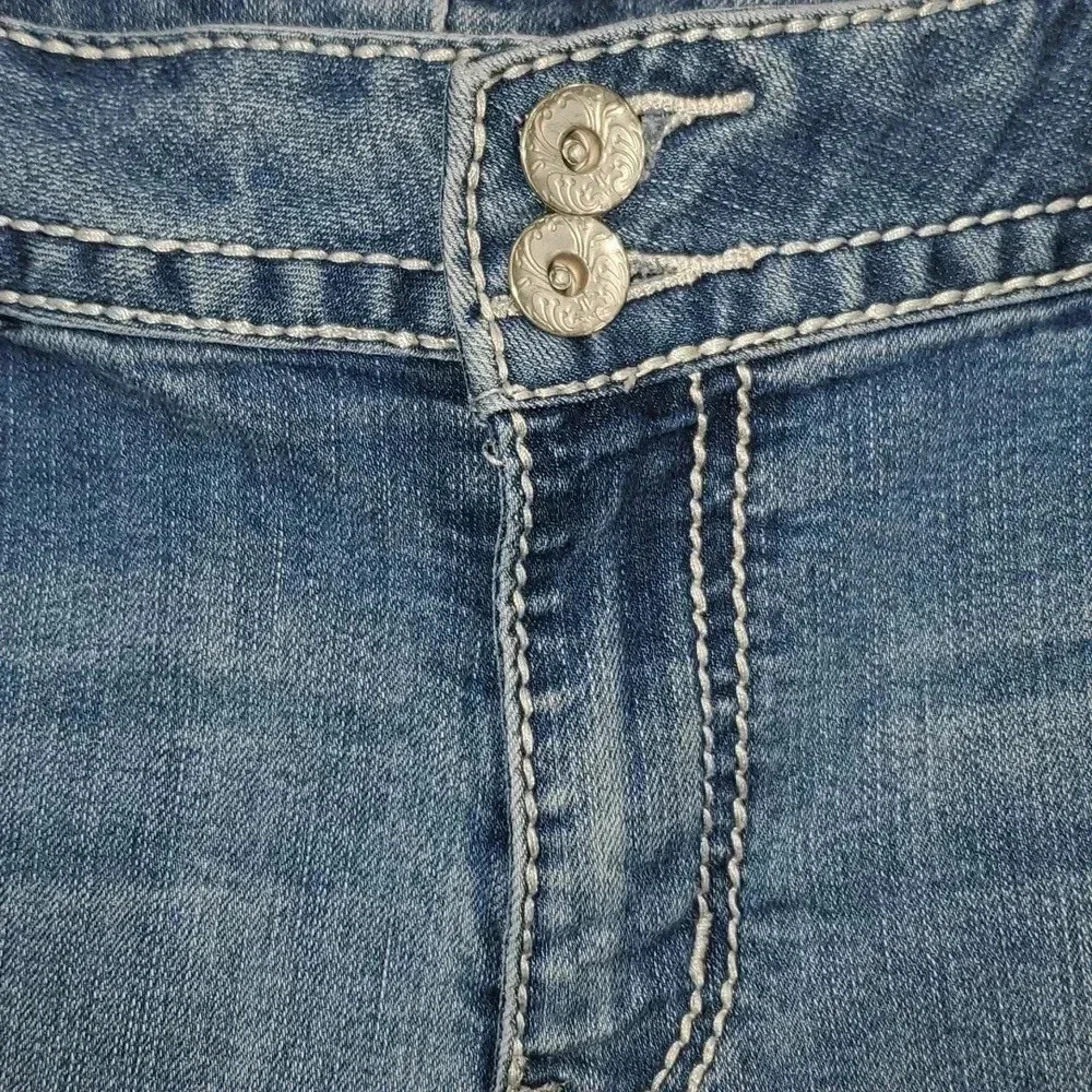 Lane Bryant Cuffed Blue Jean Shorts Size 14 - Picture 6 of 14